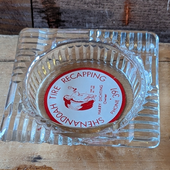 Vintage Glass Shenandoah Tire Ashtray - Picture 3 of 9
